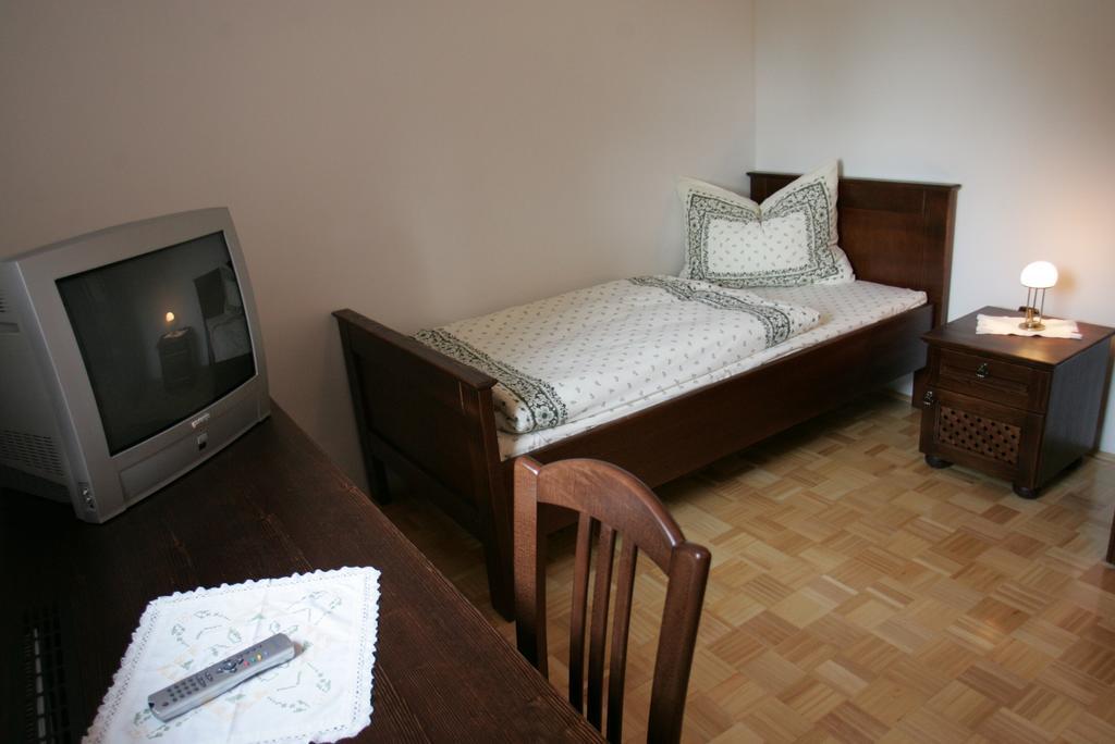 Farm Stay Frank Ozmec Wine And Glamping Estate Ljutomer Habitación foto