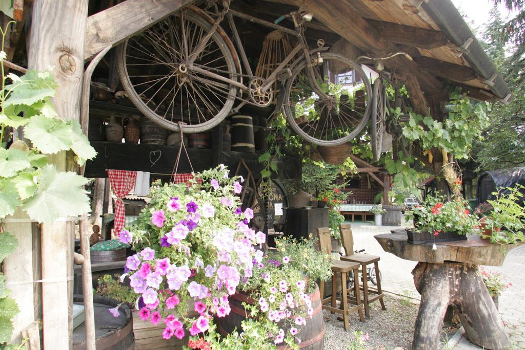 Farm Stay Frank Ozmec Wine And Glamping Estate Ljutomer Exterior foto