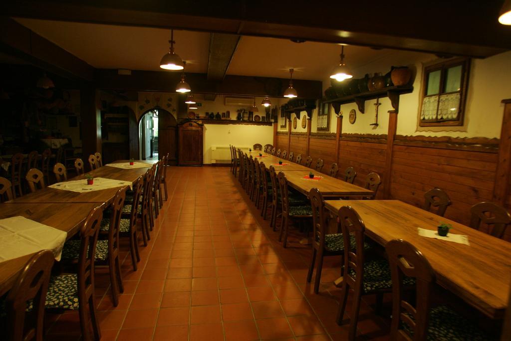Farm Stay Frank Ozmec Wine And Glamping Estate Ljutomer Exterior foto
